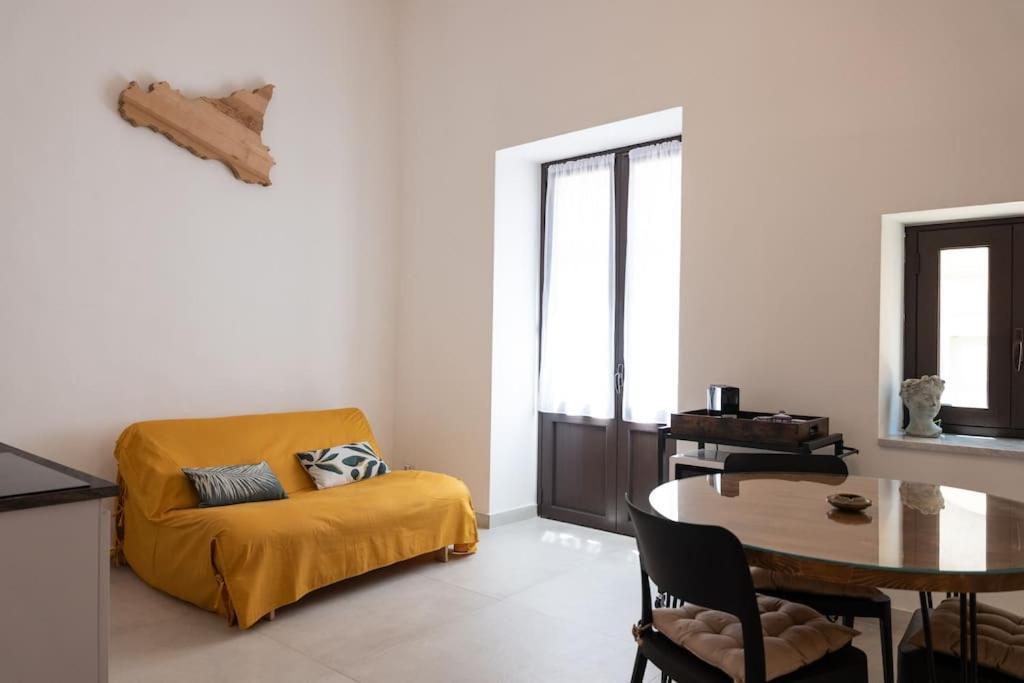 Collegiata Apartment - Catania Downtown Luaran gambar